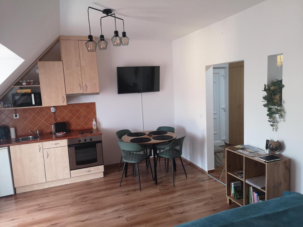 Orsika Hilltop Apartman Eger Luaran gambar