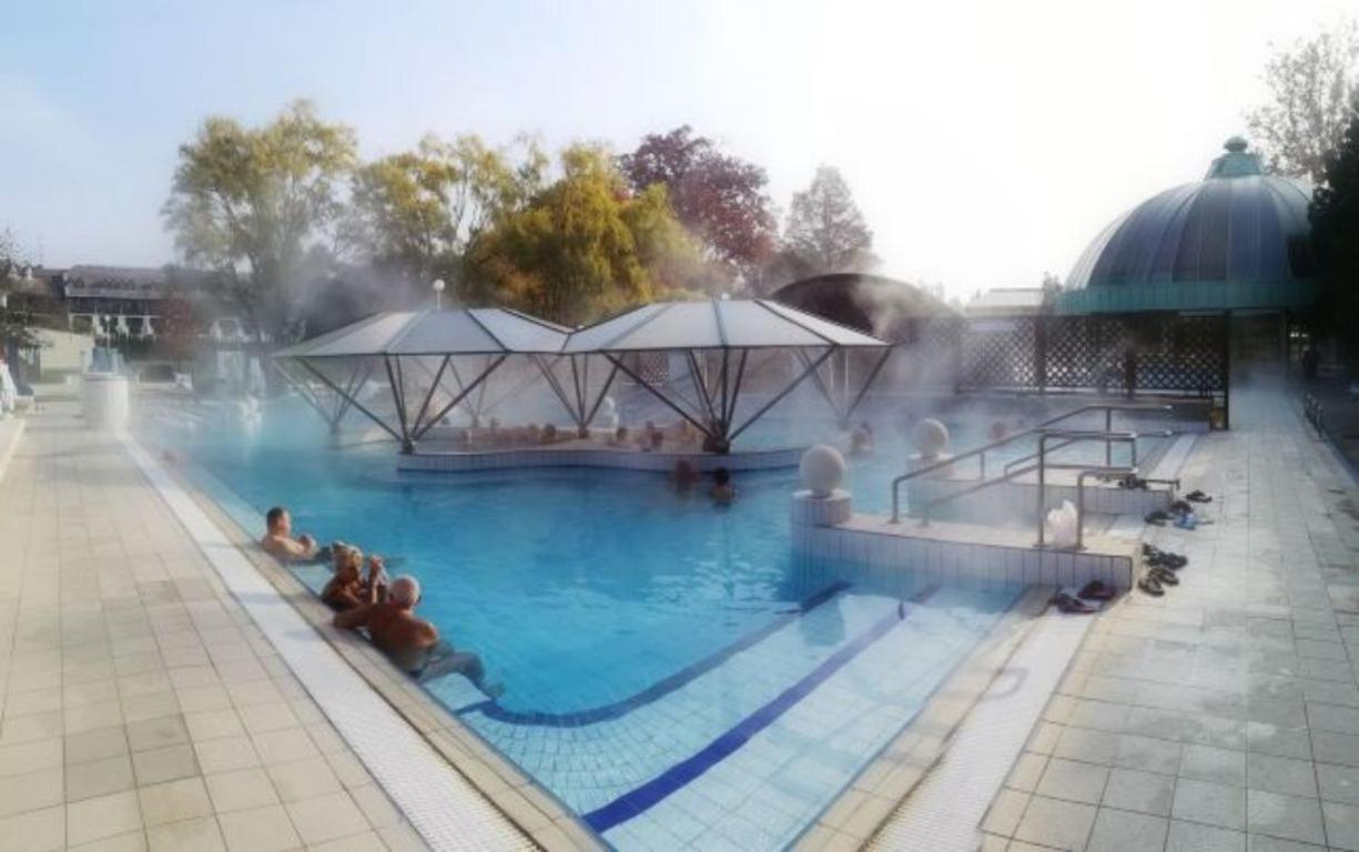 Orsika Hilltop Apartman Eger Luaran gambar